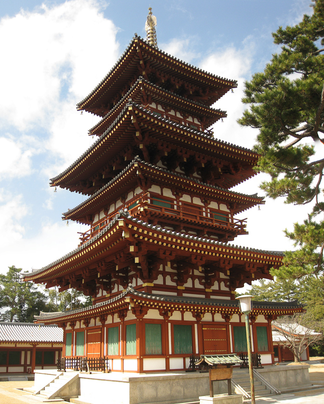 This is the newer of the two pagodas at Yakushiji,  built in 1980 to replace one that burned in 1528.