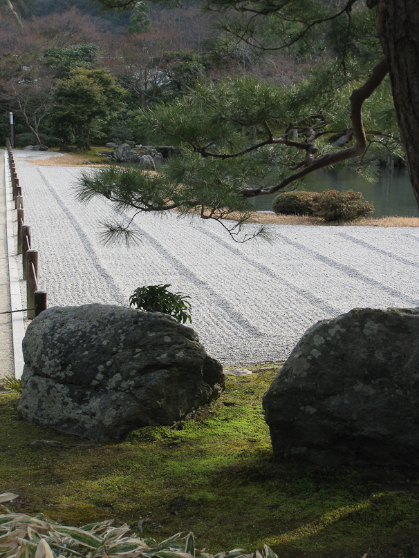 Raked gravel at Tenryuji