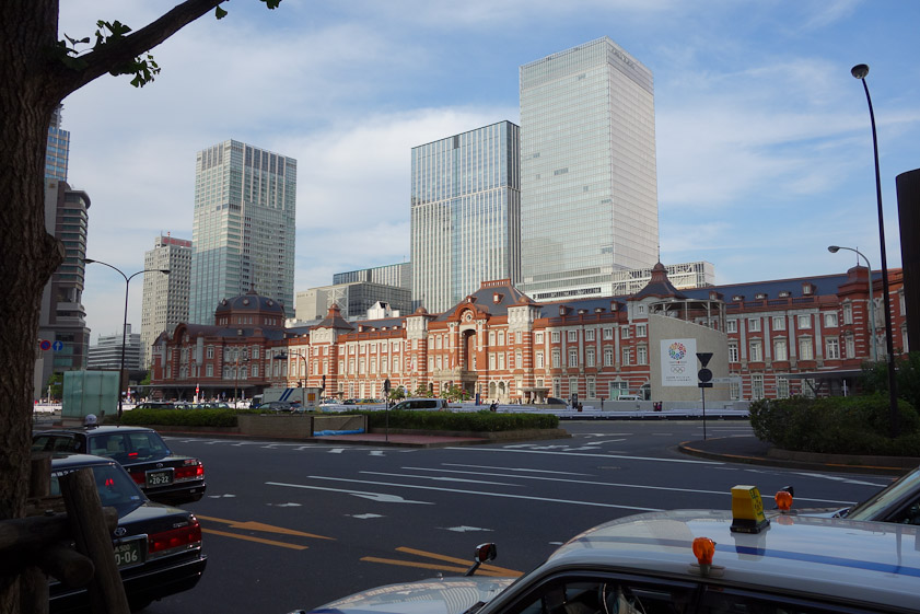 Tokyo Station had recently finished restoration. This western facade was built in 1914.