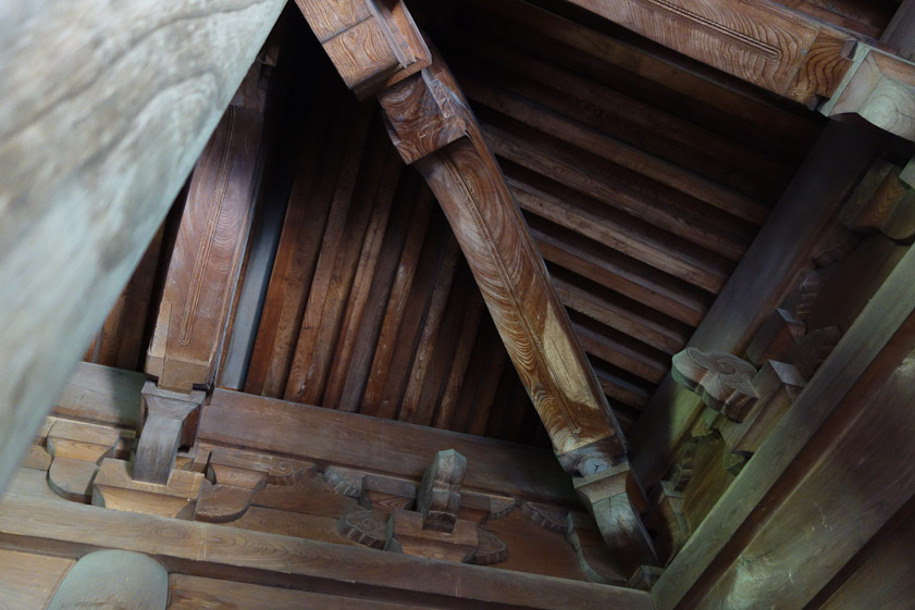 A third feature of Zen temples is parallel rafters, rather than rafters that radiate like the ribs of an umbrella from a central point.