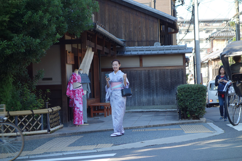 There were frequent rickshaws at this corner, too.