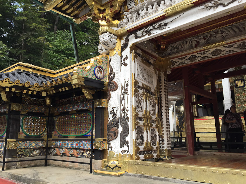 The Karamon and the wall in which it is set.