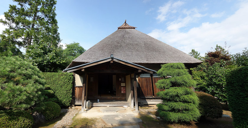 Entrance to the Umeda house in the Nakacho District of Hirosaki.