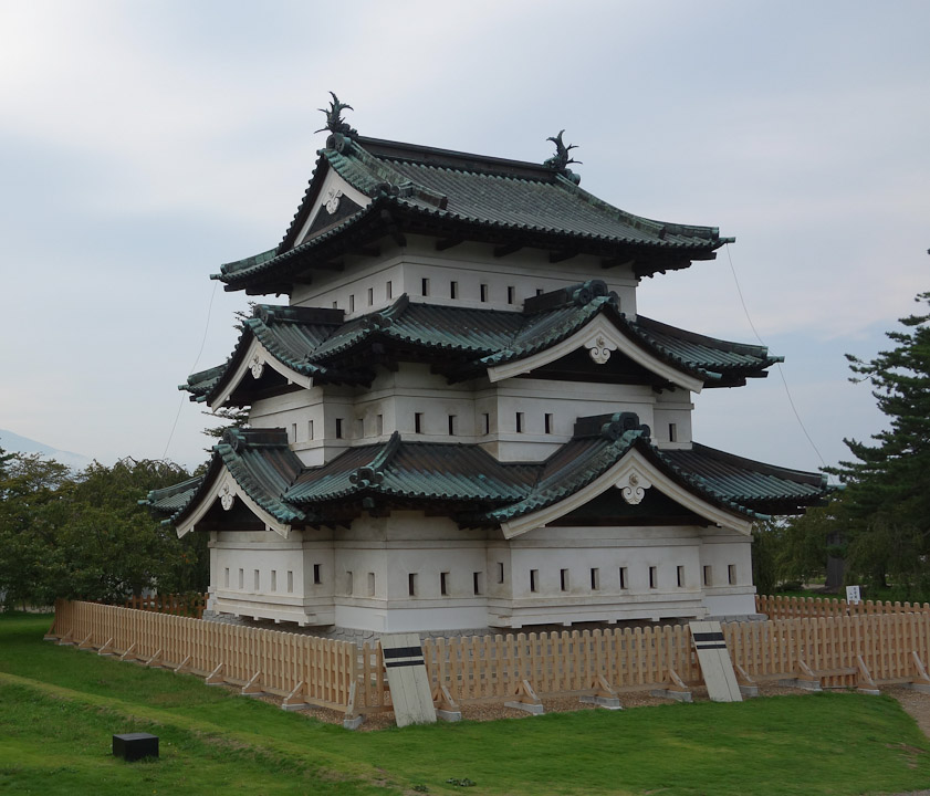 The main keep of the castle was built 1611 with five stories, but burned down in 1627. The current structure is a three story replacement built in 1810.