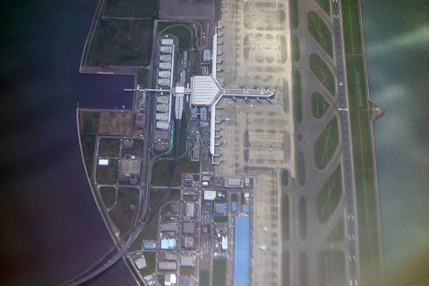 Our flight path from Niigata to Osaka went over the Central Japan International Airport south of Nagoya.