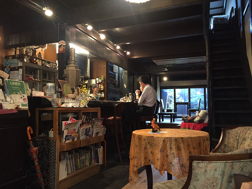 Mayumi took us for tea at this tea and coffee house on Sanjo-dori, a covered street south of Nijo Jinya.