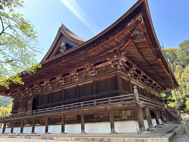 The back of the Kando (Main Hall). The current hall was rebuilt in 1599 by Toyotomi Hideyoshi’s legal wife, Kita no Mandokoro.