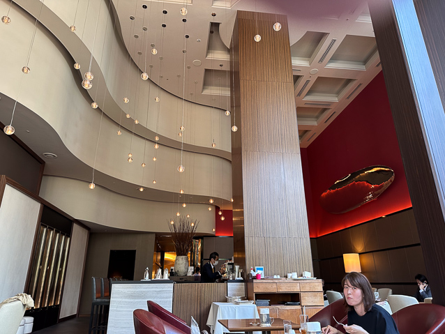 The bar of the Hotel Okura in Hakata.