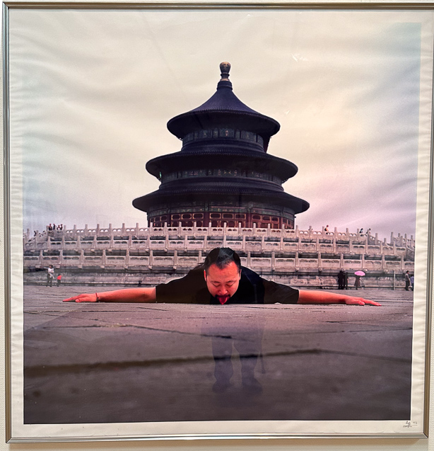 Back to the collection of the Asian Art Museum, the photographer Canf Xin was experiencing things by touching them with his tongue.