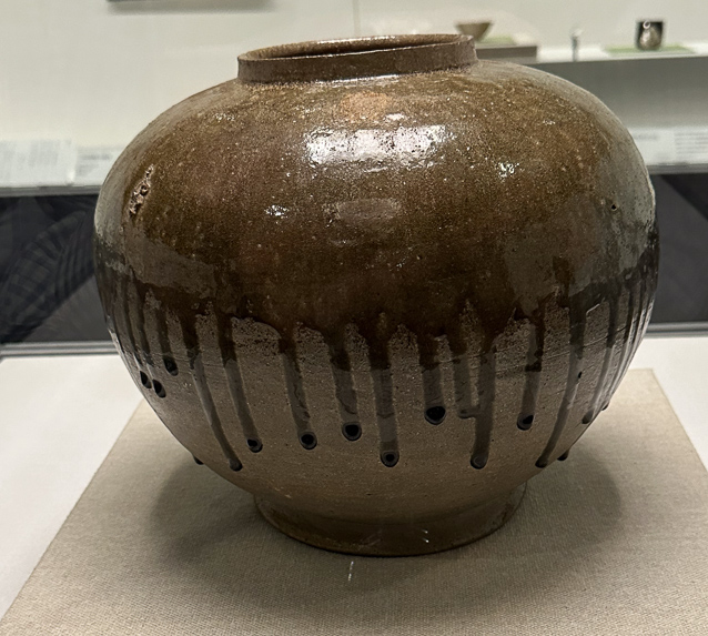 9c Pot from the Sanage kiln