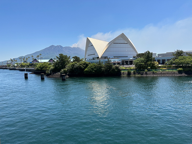 The ferry went past the aquarium.