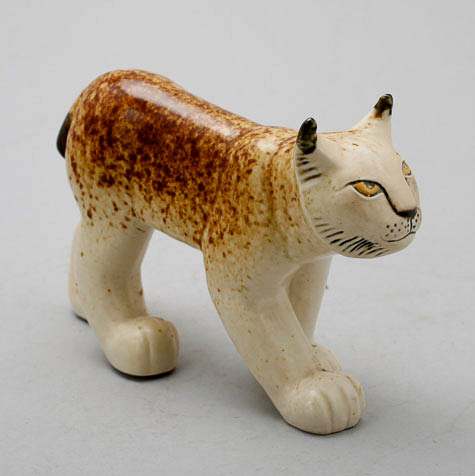 The Kagoshima Art Museum had an excellent traveling show of ceramics by Lisa Larsen. While working for Gustavsberg Studio she created many animal sculptures that caught their natures.