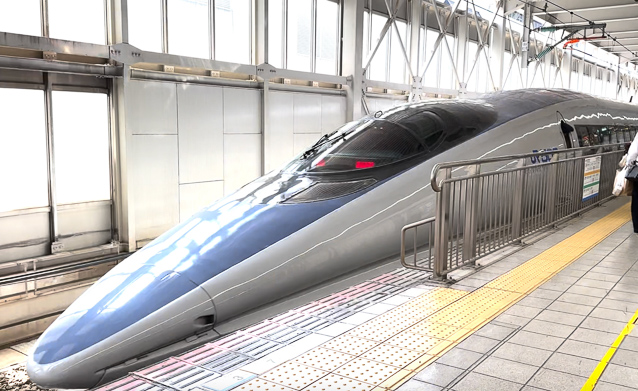 This shinkansen end car resembled a jet fighter with windshield wipers
