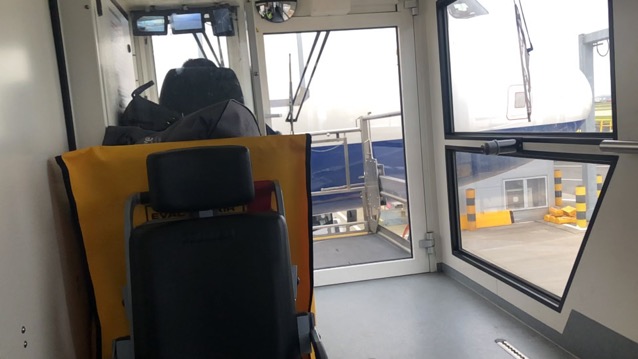 The transporter then moved to the right side of the A320 aircrat and the passenger compartment was raised to the door on the right side where food and other supplies are loaded.