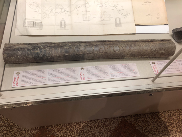 LUC(IO) PUBLIC(IO) ASCLEPIO VILICO
Lucius Publicus Asclepius Vilicus, A mans name.