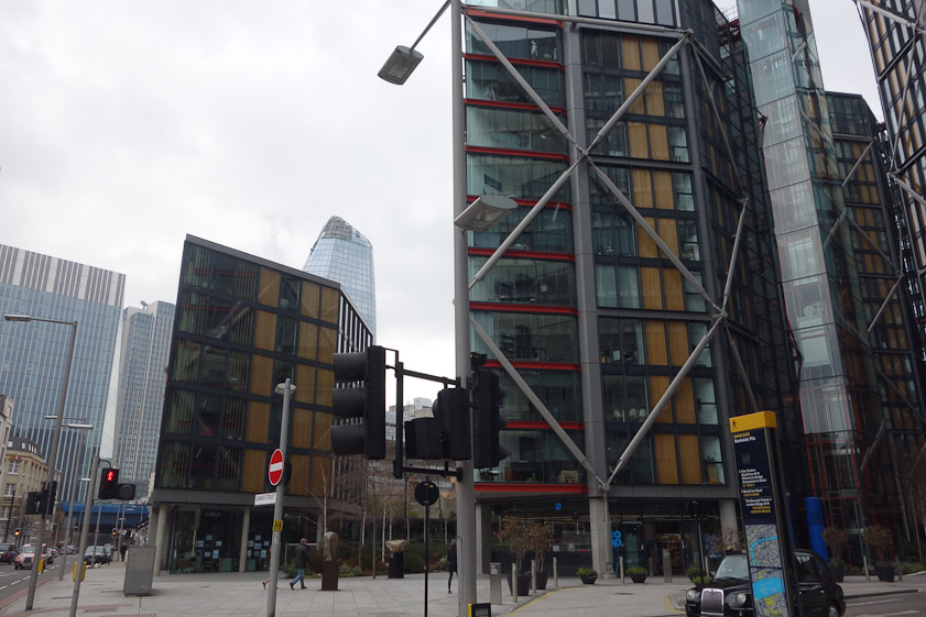 The towers of NEO Bankside were designed by Rogers Stirk and have exoskeletons that support the floors. There are no internal load bearing walls, making the arrangement of rooms quite flexible. http://www.neobankside.com/development/neo-architecture