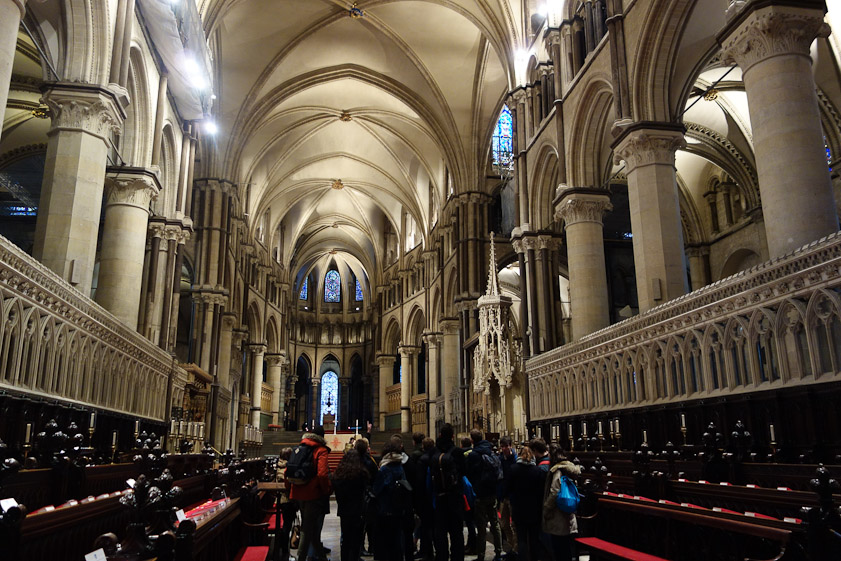 After a fire im 1174 the interior of the choir was rebuilt in II75-8 under a French master mason, William of Sens.