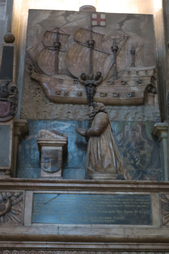 In the north aisle Mariana spotted this memorial of the Hales family from after 1596. At the top the burial at sea is shown of a Hales on the disastrous expedition in 1589 to punish Spain for the Armada.