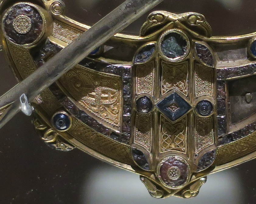 It's difficult to see this detail without magnificaton.