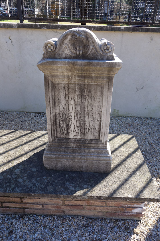 A few funerary monuments were mounted in the Giardino.