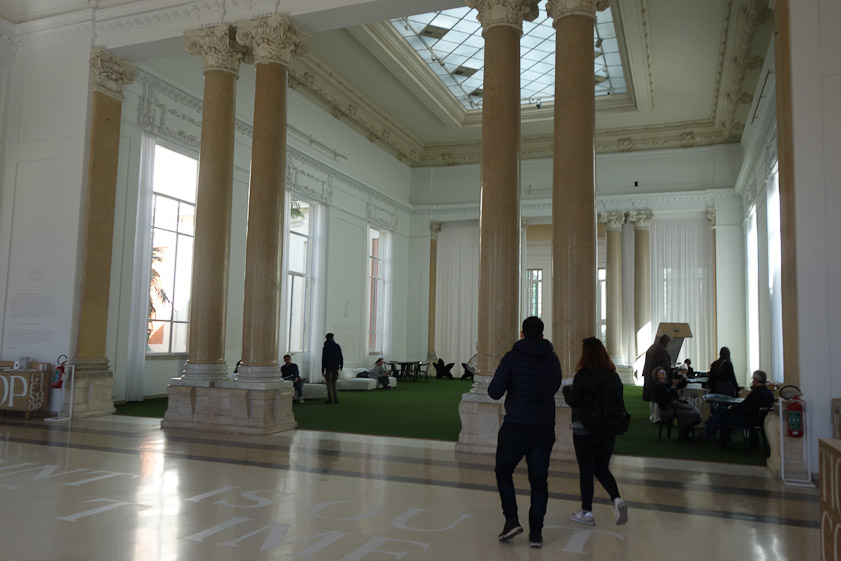 The entrance hall of the Galleria Nazionale d'Arte Moderna is pleasingly uncluttered. The galleries are also spacious.