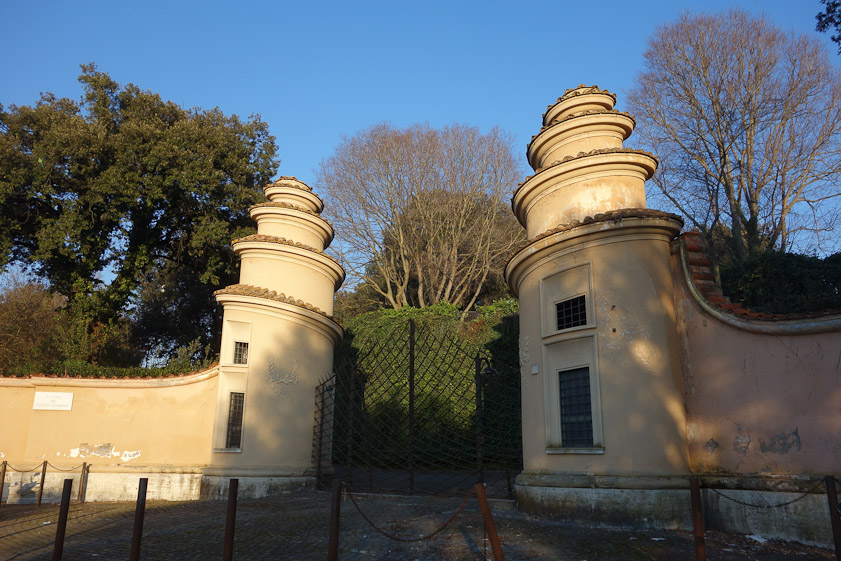 The entrance to the zoo at th end of the Borghese Gardens.