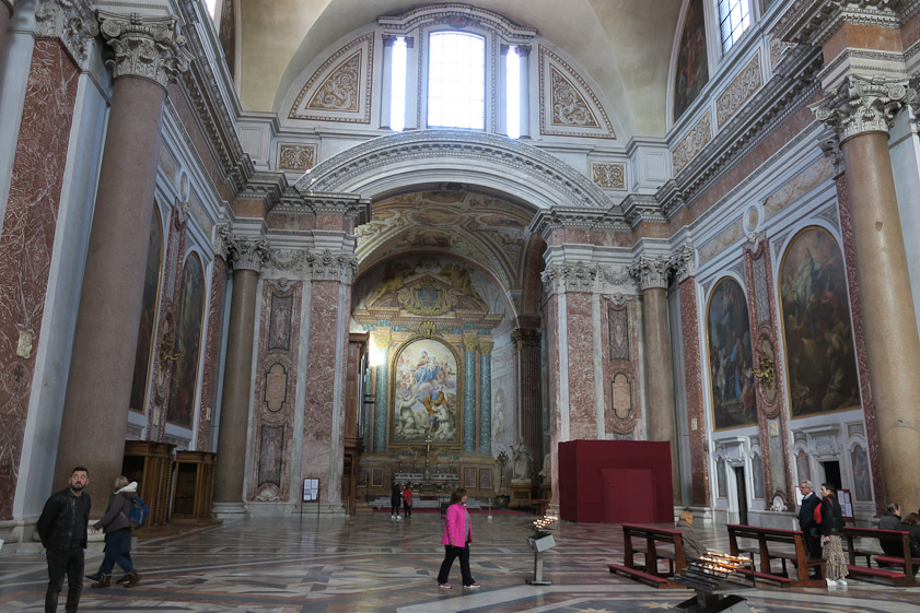 Beyond the domed room is the crossing. This is the north transept