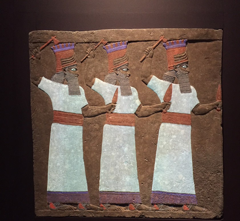 In the exhibition colored slights were used to simulate the original appearance in Ashurbanipal's time.