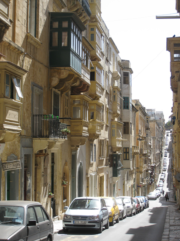 Typical Valletta street: up and down, hard walking.