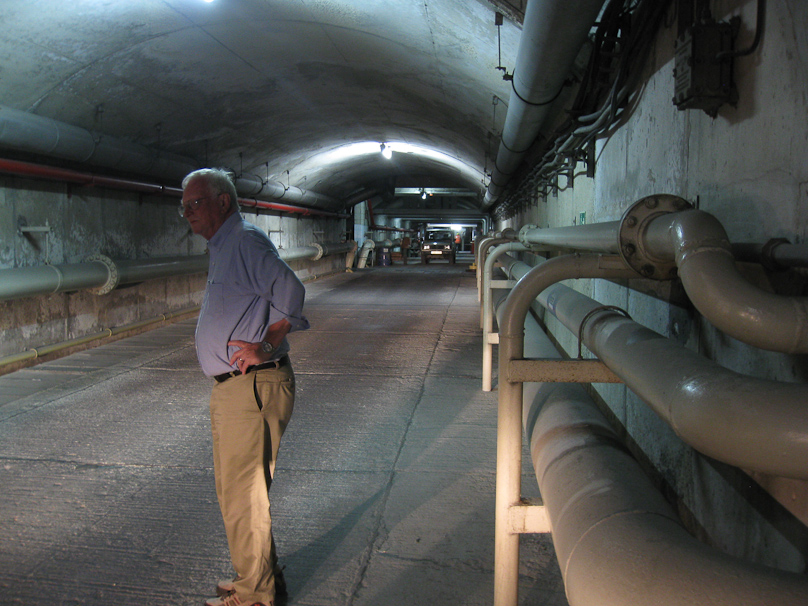 The central tunnel, with fuel tanks to the left and right.