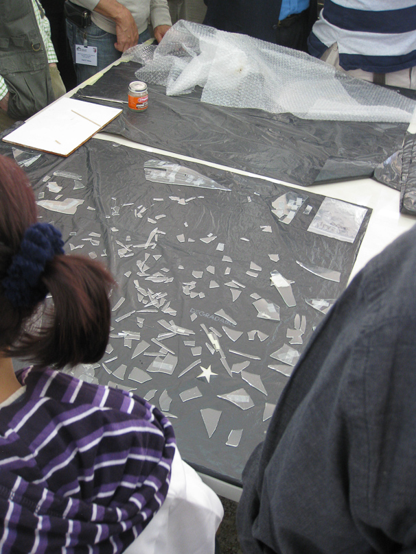 Pieces of the dome that have not yet been fitted. This is the problem faced by the conservators in the British Museum when they reassembled the shattered Portland Vase.
