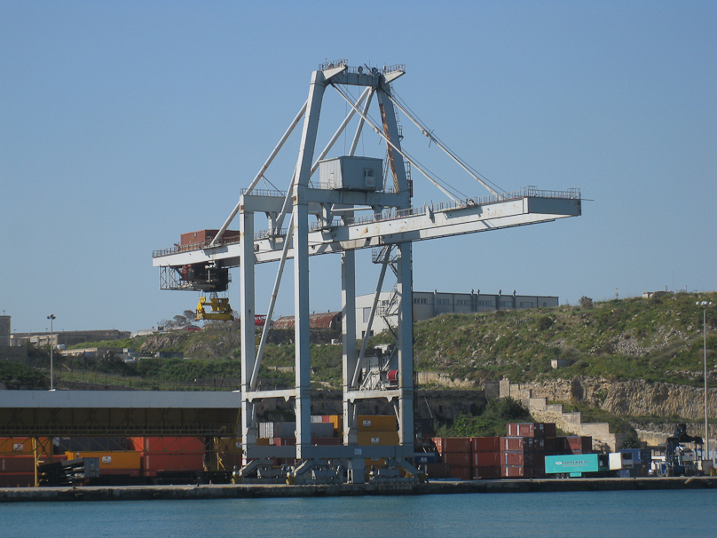 A crane for loading containers on ships. We saw dozens of these in Hamburg when we took a harbor tour there in October 2011. There was exactly one in Valletta harbor. However, there are more cranes like this at Malta Freeport in Marsaxlokk.