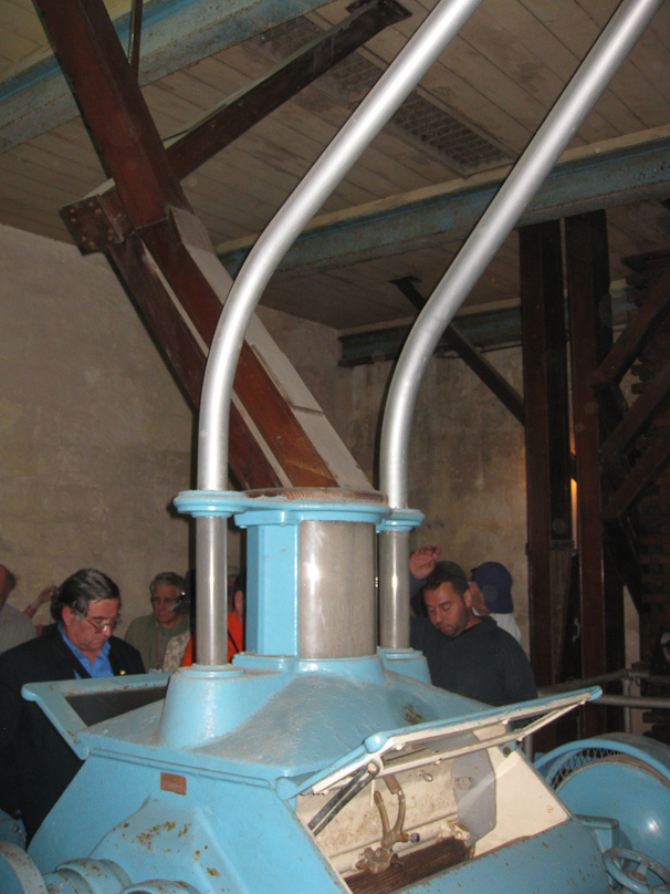 Grain entered via the square brown chutes coming down from top left, and flour was blown back up through the silver pipes rising to the right.