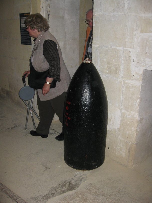 The shells for the muzzle loader are 17.72 inches (450 mm) in diameter and weigh one ton.