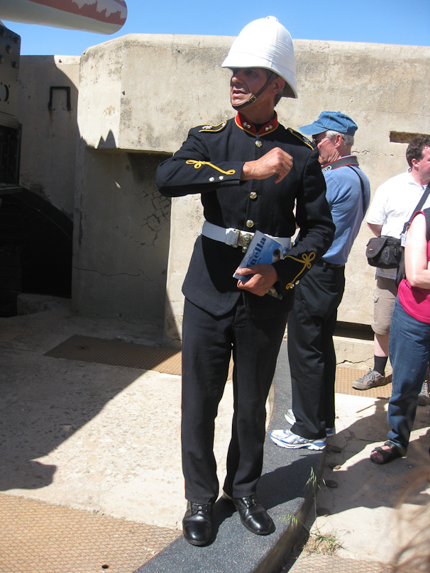 Volunteers in 19c uniforms led the tour and gave various demonstrations.