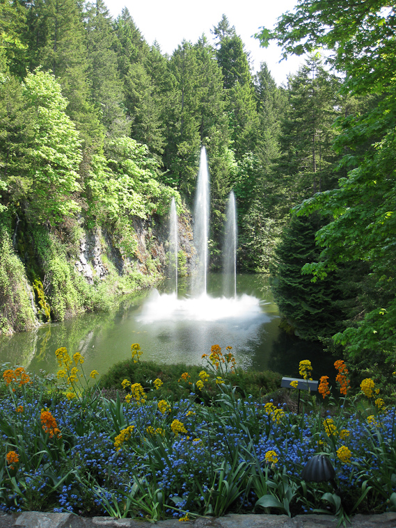 The fountain in the Sunken Garden at Butchart Gardens.