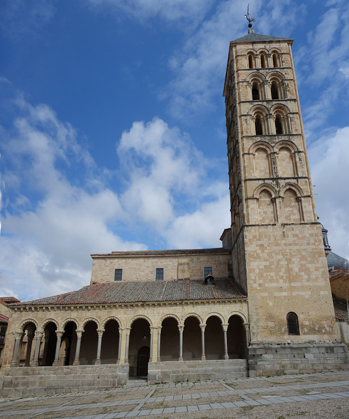 Another Romanesque church, San Esteban. The nave is from te 12c, the tower the 13c.