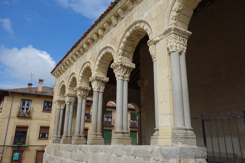 A beautiful arcade, but the capitals are, like most in Segovia, eroded by he weather.
