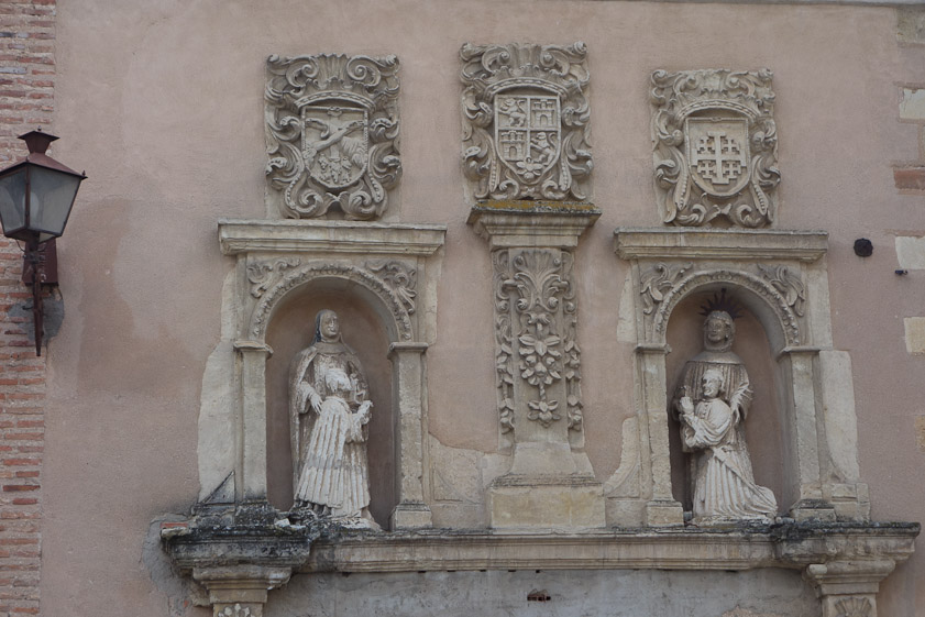 After lunch we went to see the Monasterio de San Antonio El Real, to the east outside the walls, near where the aqueduct begins.