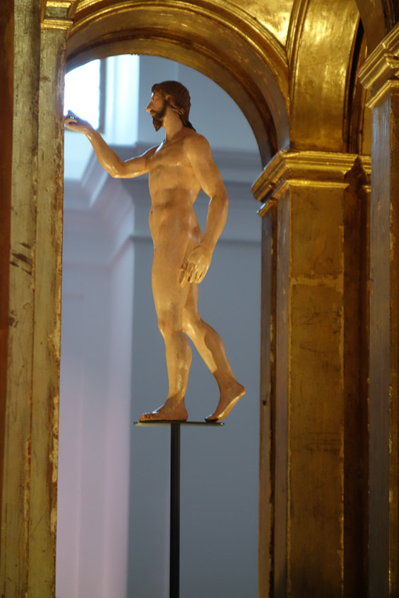 He is mounted on an inner structure that could rotate, giving the impression of a levitating Christ.