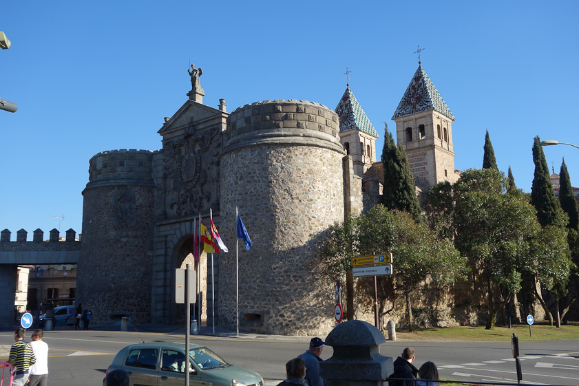 Returning from the Hospital de Tavera on foot we passed the Puerta de Bisagra.