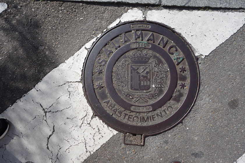 Manhole cover in Salamanca. 