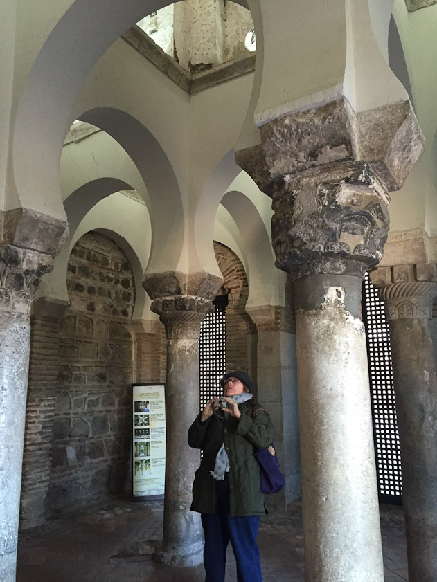 The square part of the Mezquita is 9x9 meters, and has four reused columns that divide the space above into 9 valuts, each one different from the others.