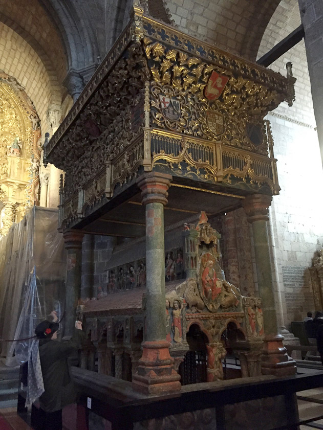 The most notable feature of San Vicente is this 13c cenotaph to the three martyrs Vicente, Sabina and Cristeta for whom the basilica was built.
