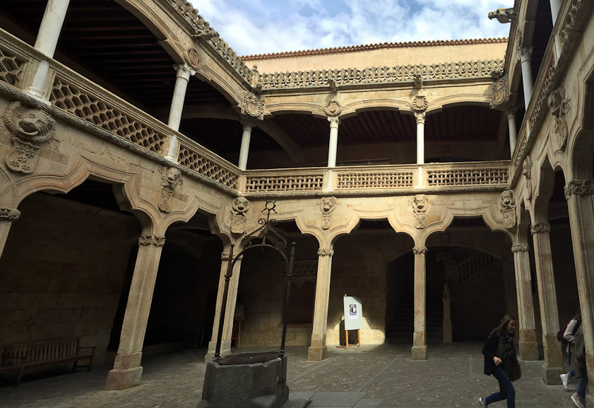 Courtyard of the Casa de las Conchas.