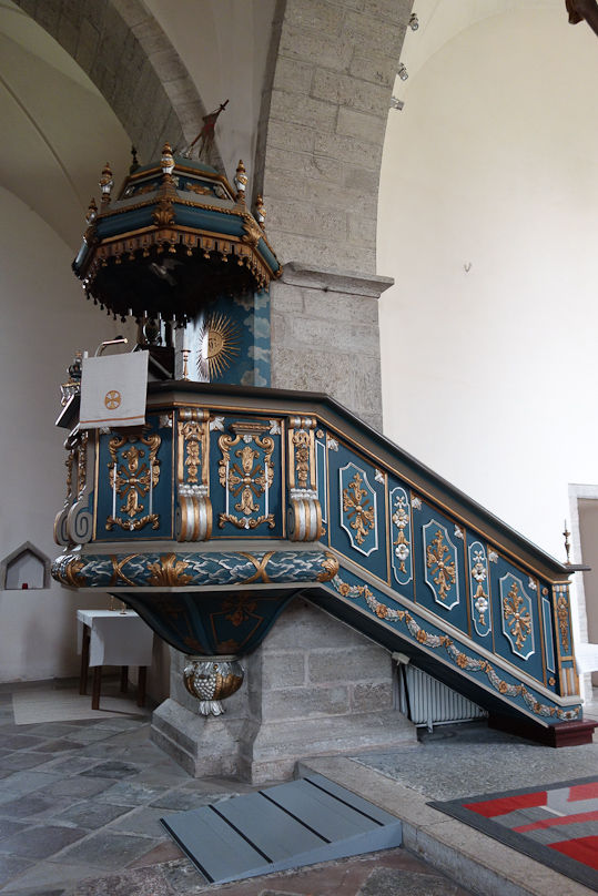 The pulpit in Roma church