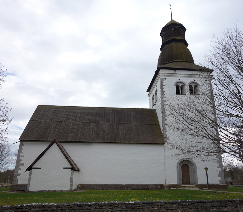 Ala church. Behind that blank, windowless wall are some fine paintings.