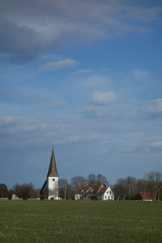 Alskog church is next to Sigsarve Fårgård & Turism