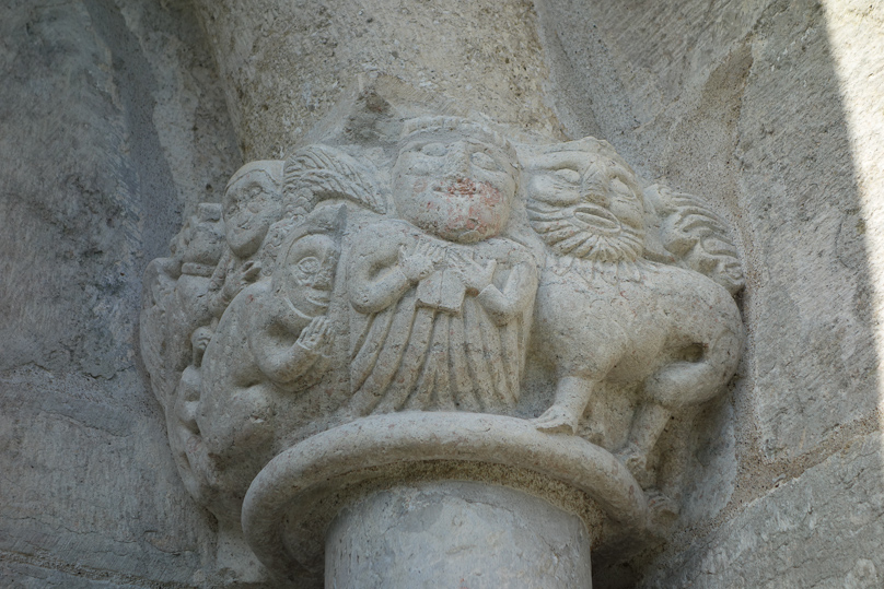 A capital at Alskog.