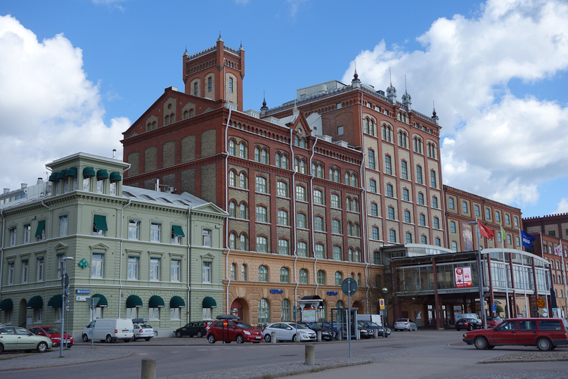 These used to be factories and mills in Kalmar on the waterfront. Now they hold offices and the county museum, which houses finds from the Kronan.